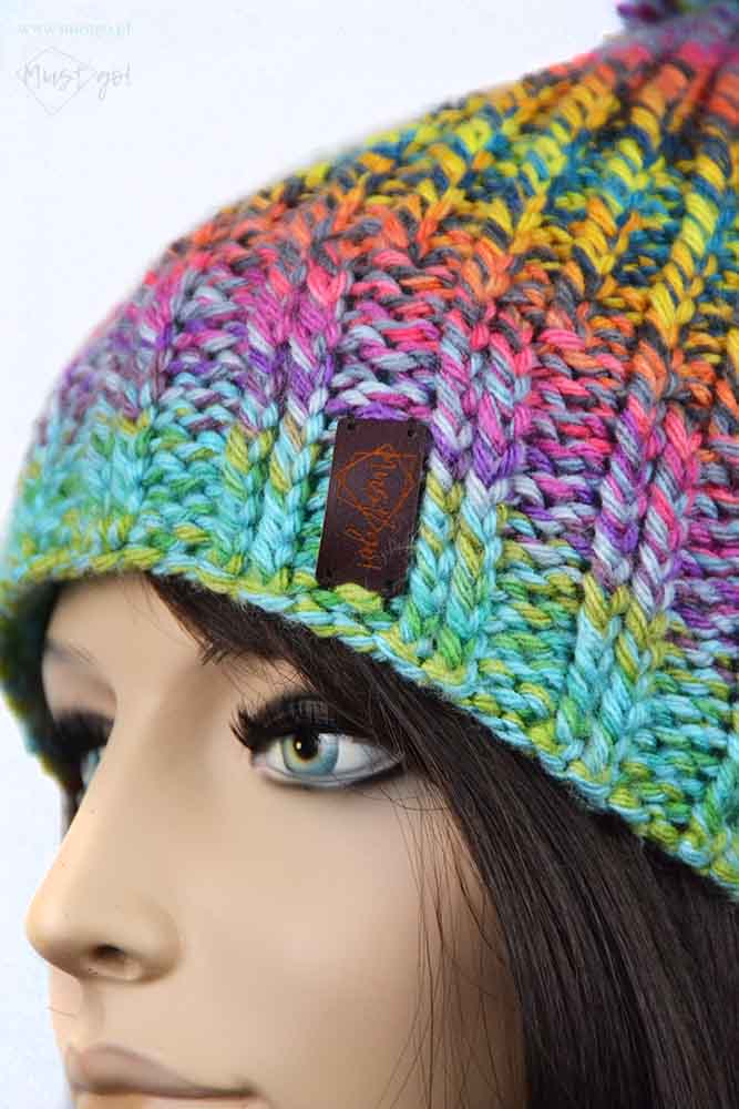 Czapki MustGo Rainbow ciepła zimowa Wełniana czapka damska z pomponem ręcznie na drutach szydełku Tęczowa